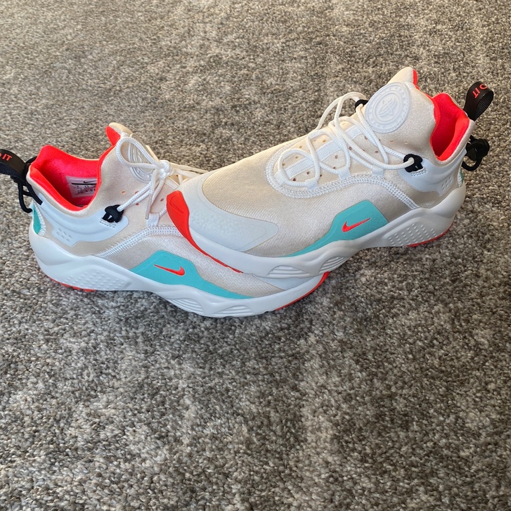 Womens Nike shoes